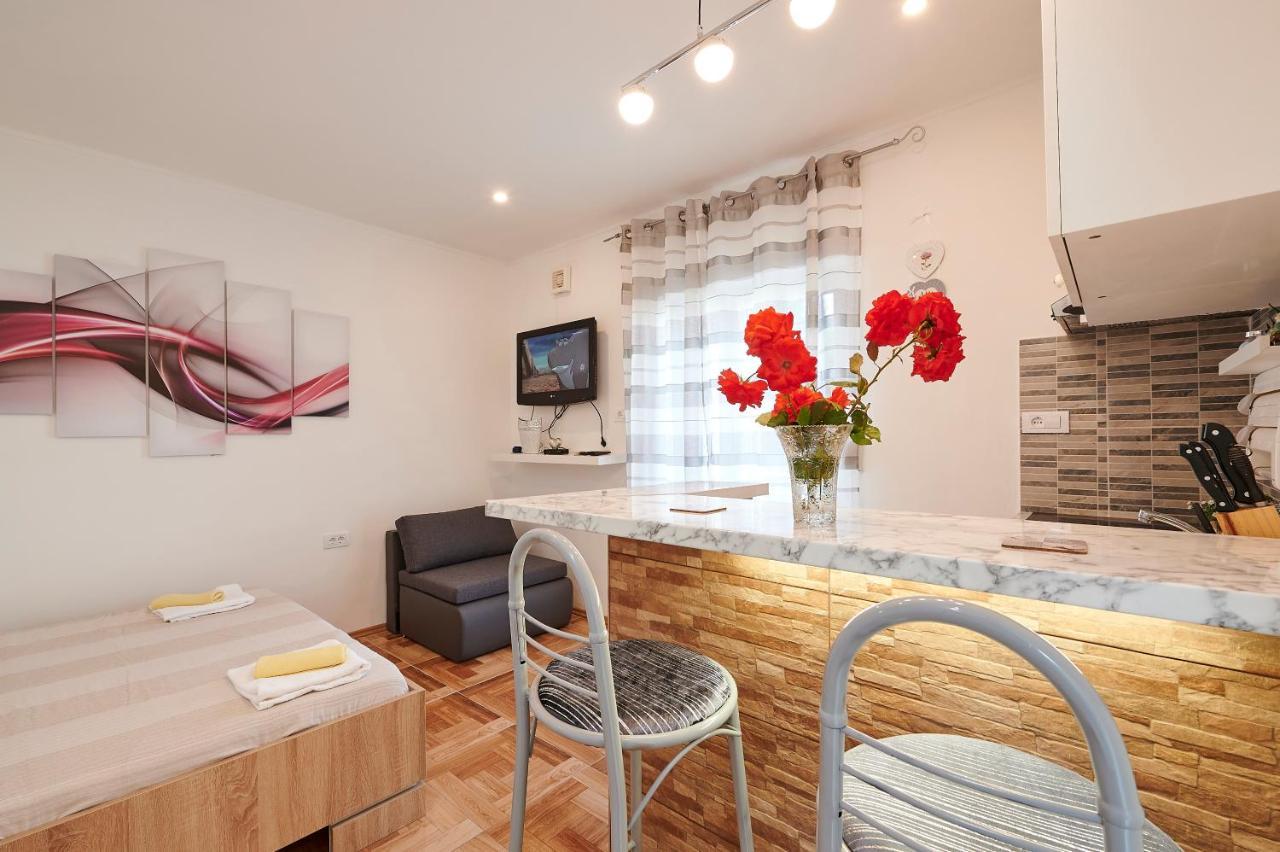 Apartments Lucija Trogir Exterior photo