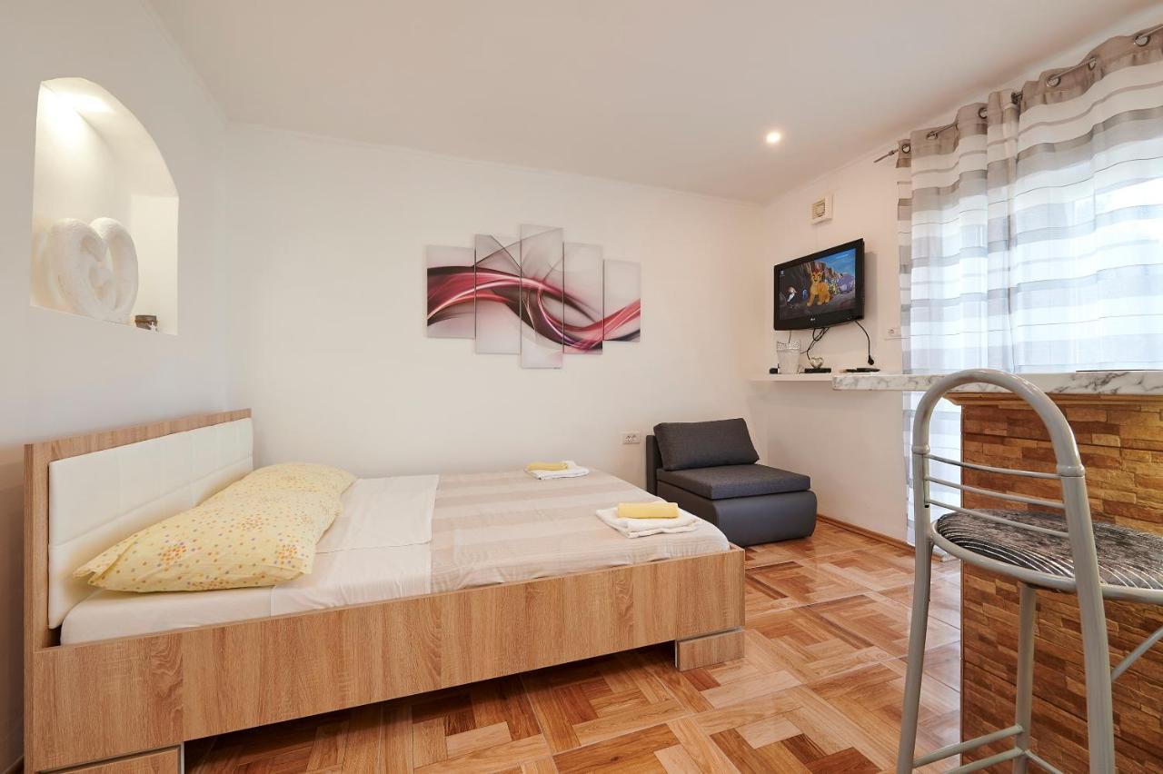 Apartments Lucija Trogir Exterior photo