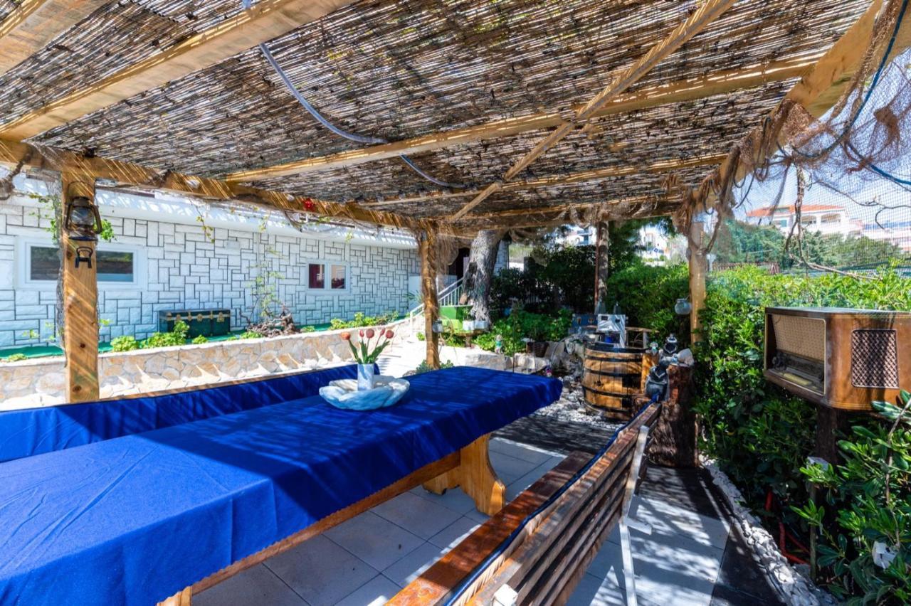 Apartments Lucija Trogir Exterior photo