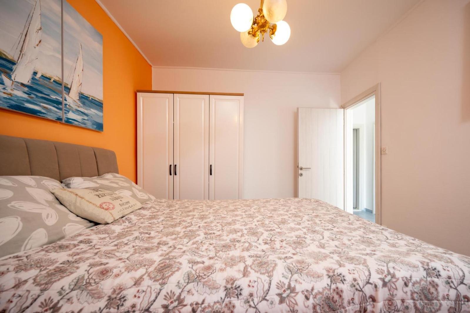 Apartments Lucija Trogir Exterior photo