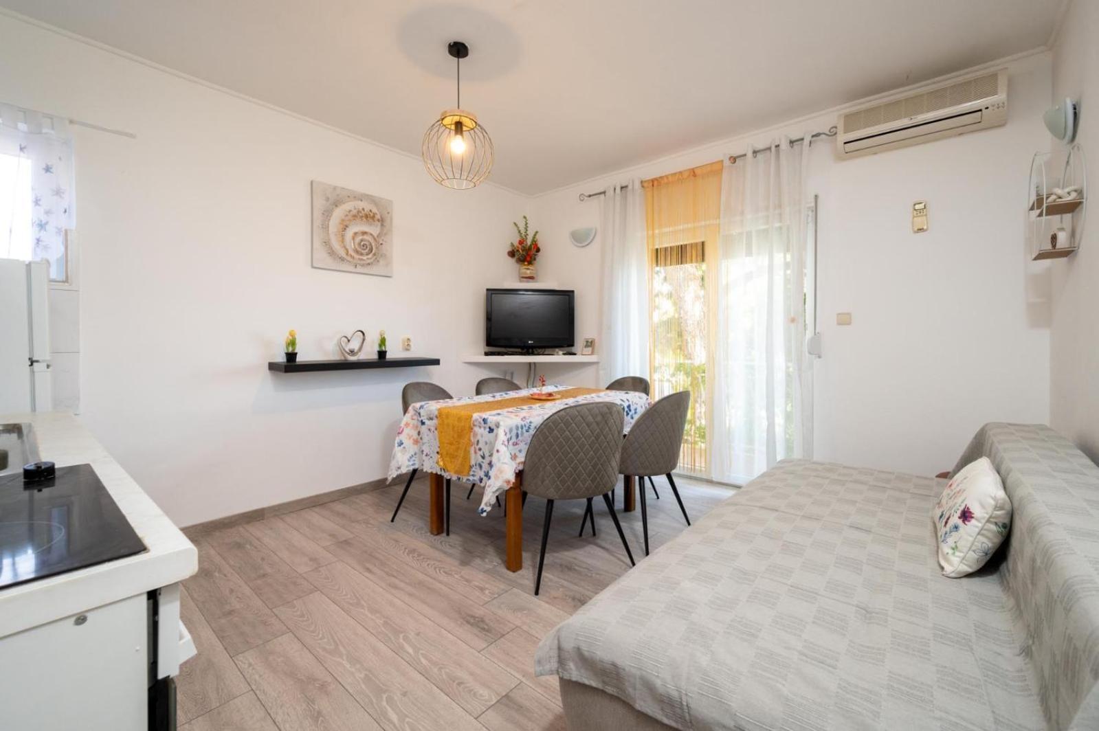 Apartments Lucija Trogir Exterior photo